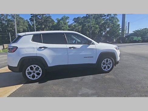 Used 2025 Jeep Compass Sport AWD/4WD image 32