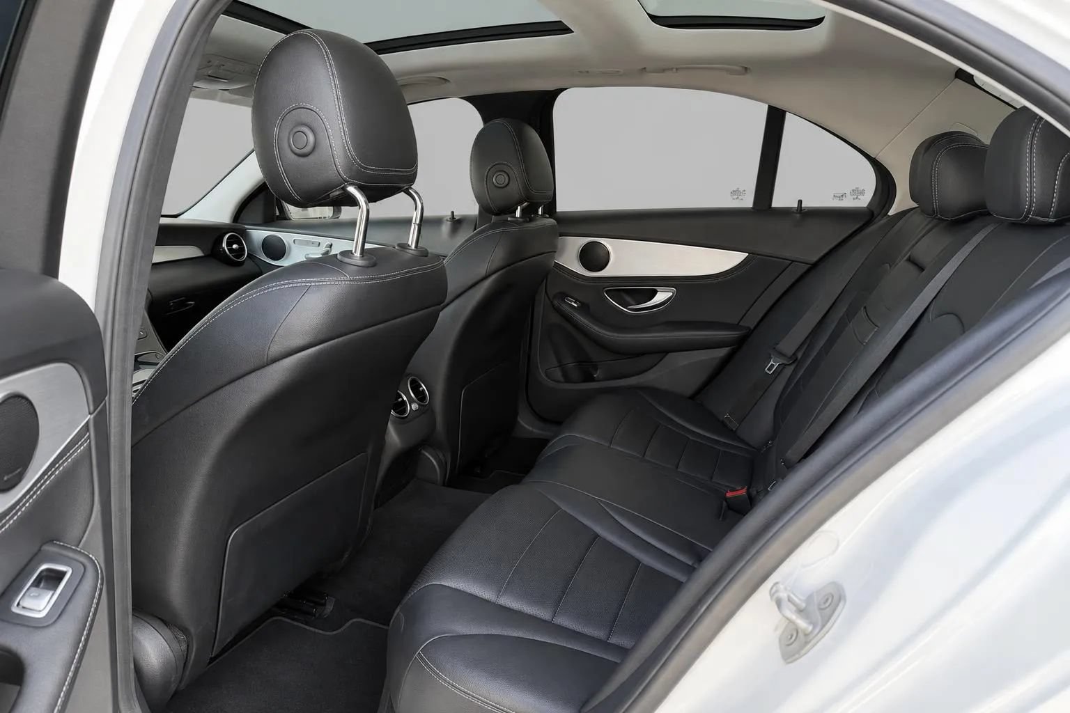 Used 2016 Mercedes-Benz C 300 4MATIC Sedan image 7