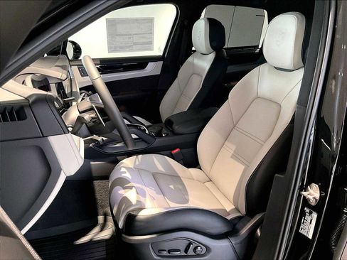 New 2026 Porsche Cayenne AWD/4WD image 5