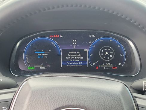 Used 2023 Toyota Venza Limited image 25