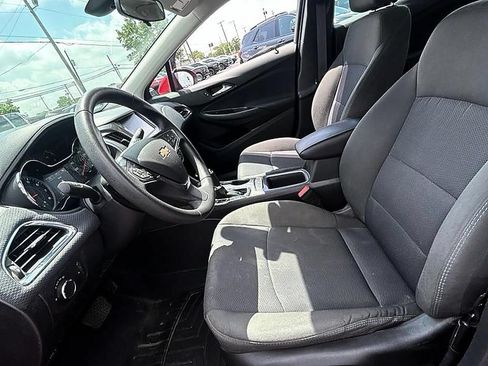 Used 2017 Chevrolet Cruze LT w/ Convenience Package FWD image 9