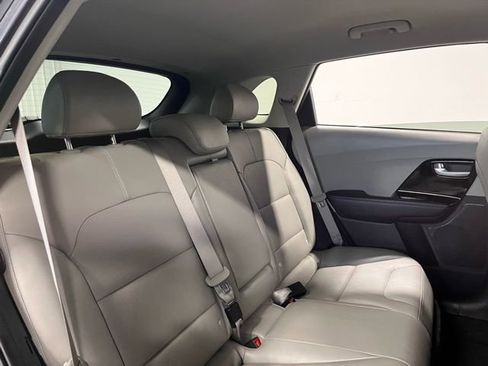 Used 2018 Kia Niro EX Premium image 13
