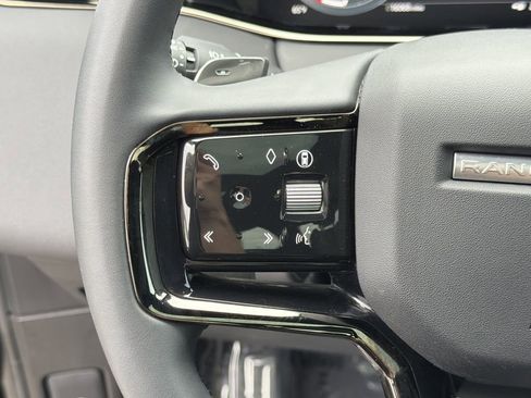 Used 2024 Land Rover Range Rover Evoque Dynamic SE image 24