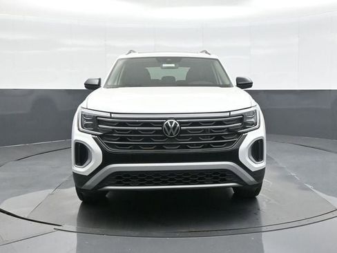 New 2026 Volkswagen Atlas Peak Edition AWD/4WD image 2