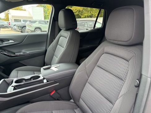 New 2025 Chevrolet Equinox LT w/ Safety and Technology Package image 13