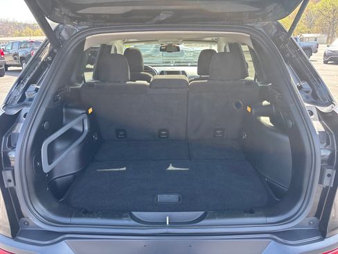 Used 2017 Jeep Cherokee Latitude w/ Comfort/Convenience Group image 20