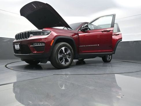 Used 2024 Jeep Grand Cherokee Limited 4xe w/ Trailer Tow Package AWD/4WD image 35