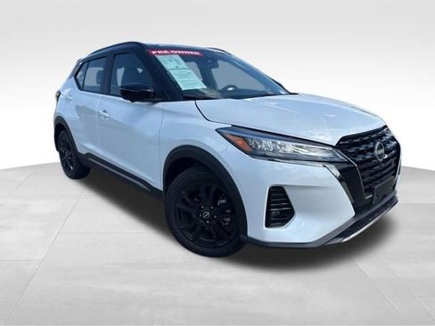 Used 2024 Nissan Kicks SR FWD image 2
