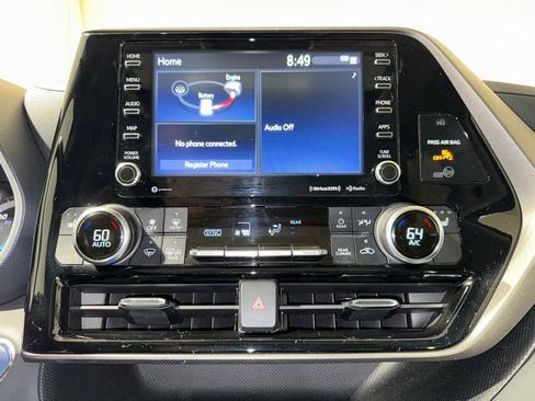 Used 2022 Toyota Highlander XLE image 29