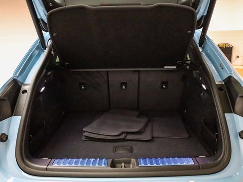 Certified 2025 Porsche Macan Electric image 30