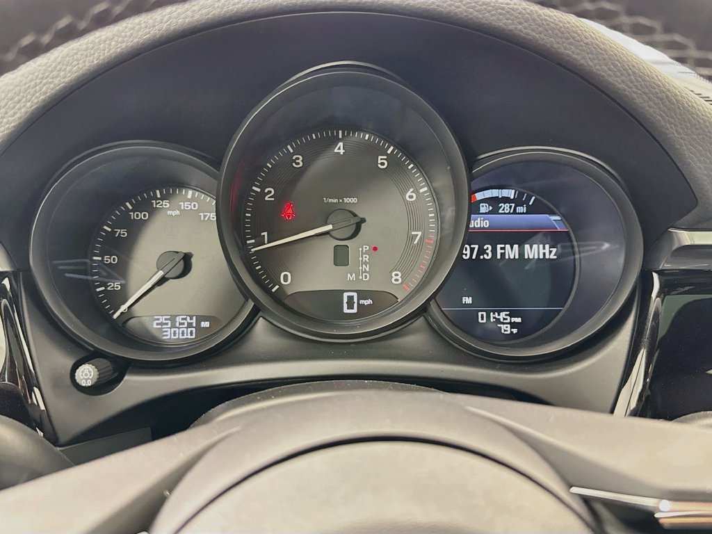 Certified 2023 Porsche Macan Turbo AWD/4WD image 15