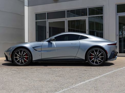 Used 2019 Aston Martin V8 Vantage Coupe RWD image 18