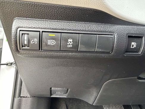 Used 2023 Toyota Corolla SE FWD image 21