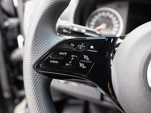 Used 2025 Mercedes-Benz Sprinter 2500 image 10