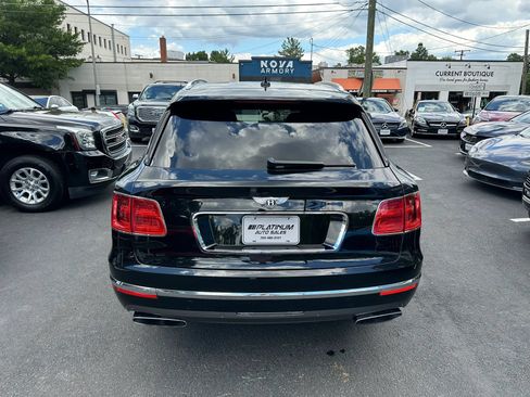 Used 2017 Bentley Bentayga AWD/4WD image 4