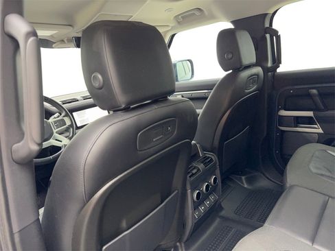 Used 2020 Land Rover Defender 110 SE image 34