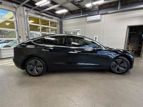 Used 2018 Tesla Model 3 Long Range RWD image 6