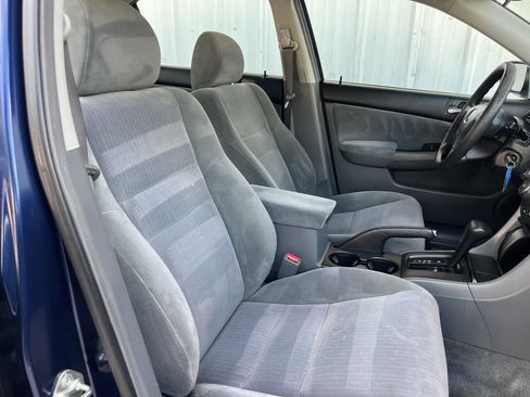 Used 2003 Honda Accord LX image 10