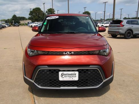 Used 2024 Kia Soul LX w/ Option Group 015 FWD image 2