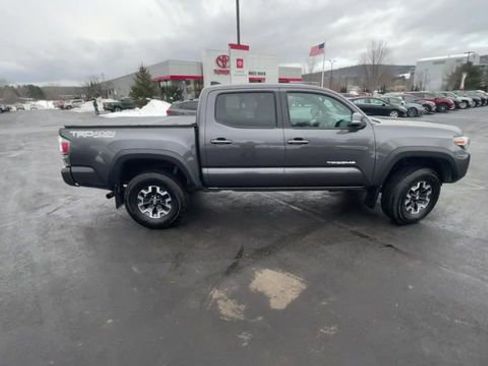 Certified 2021 Toyota Tacoma TRD Off-Road image 9