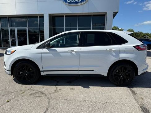 Used 2022 Ford Edge SE w/ Black Appearance Package image 4