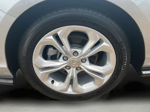 Used 2025 Honda Accord LX image 37