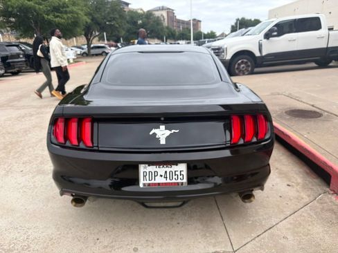 Used 2015 Ford Mustang Coupe RWD image 12