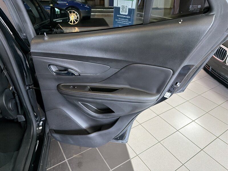 Used 2021 Buick Encore Preferred w/ Safety Package II FWD image 17