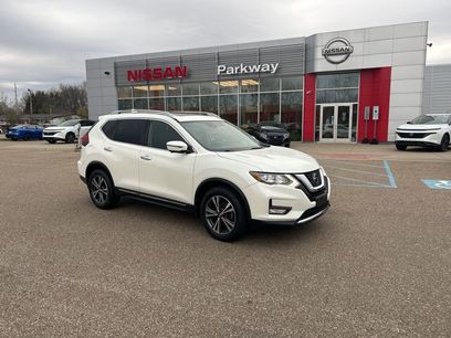Used 2018 Nissan Rogue SL w/ Premium Package