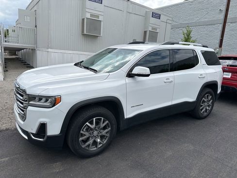 Used 2023 GMC Acadia SLE w/ Driver Convenience Package FWD image 1