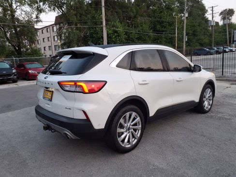Certified 2022 Ford Escape Titanium w/ Titanium Elite Package AWD/4WD image 3