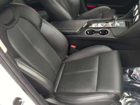 Used 2022 Genesis G70 2.0T image 21