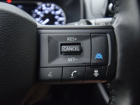 Used 2025 Nissan Rogue SV AWD/4WD image 32