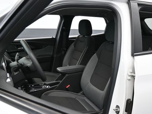 Used 2023 Chevrolet TrailBlazer LS AWD/4WD image 10