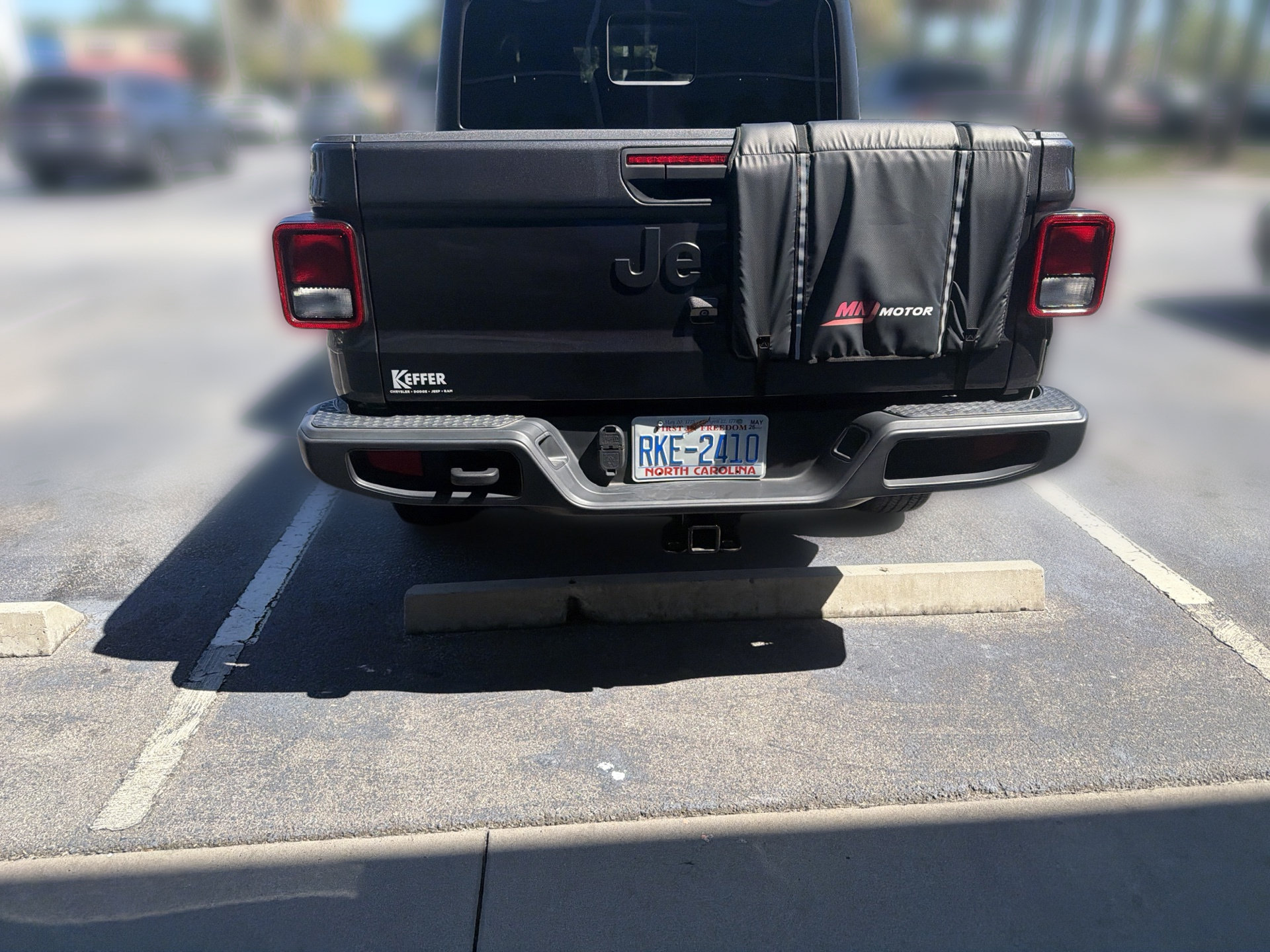 Used 2023 Jeep Gladiator Sport AWD/4WD image 5