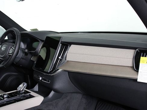 New 2026 Volvo XC90 B6 Ultra w/ Protection Package image 9