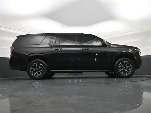 Used 2023 Chevrolet Suburban Z71 w/ Luxury Package AWD/4WD image 33