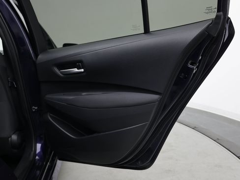 Used 2021 Toyota Corolla LE FWD image 30