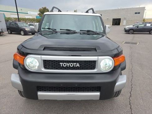 Used 2011 Toyota FJ Cruiser 4WD w/ Convenience Pkg image 9