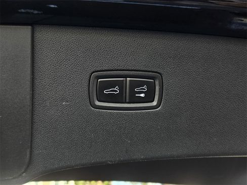 Used 2023 Porsche Cayenne Platinum Edition w/ Premium Package Plus (PIA) image 43