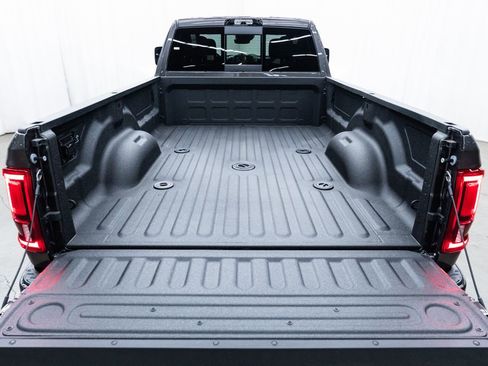 New 2026 RAM 3500 Big Horn AWD/4WD image 8