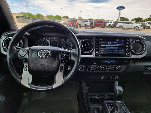 Used 2021 Toyota Tacoma TRD Off-Road AWD/4WD image 6