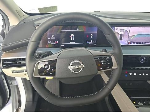 Used 2025 Nissan Murano SL AWD/4WD image 5