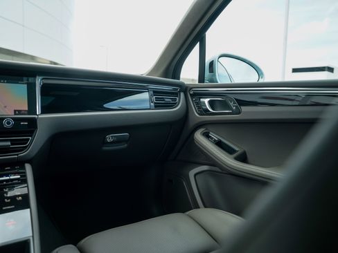 New 2026 Porsche Macan image 27