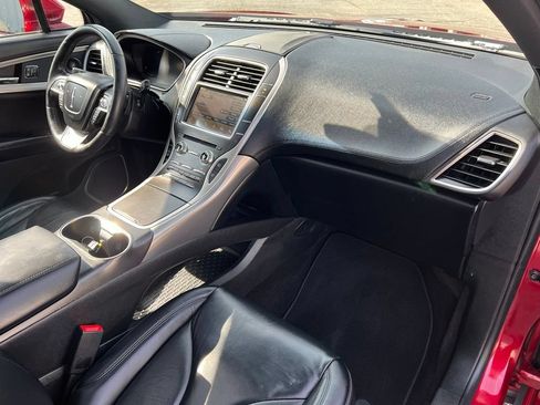 Used 2019 Lincoln Nautilus Select AWD/4WD image 9