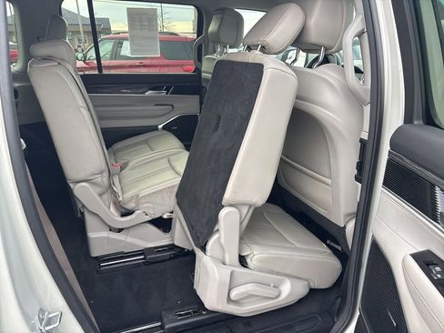 Used 2022 Jeep Wagoneer Series III image 25