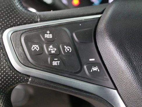 Used 2022 Chevrolet Equinox LS image 13