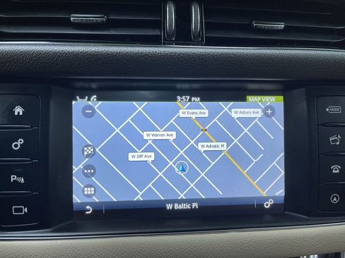 Used 2017 Jaguar XF Prestige image 23