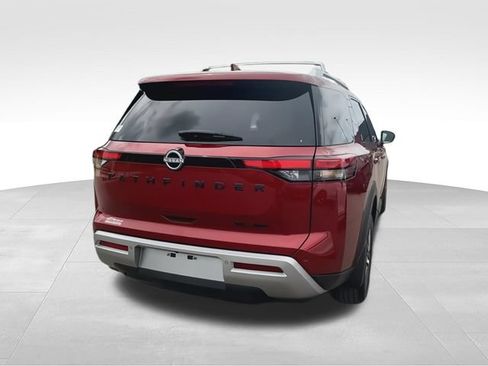 Certified 2024 Nissan Pathfinder SL w/ Black Appearance Package AWD/4WD image 8
