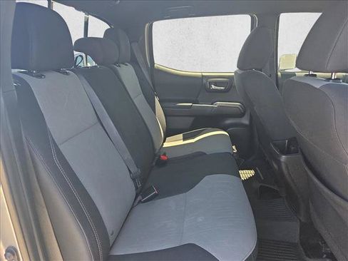 Used 2020 Toyota Tacoma TRD Sport w/ Technology Package RWD image 17